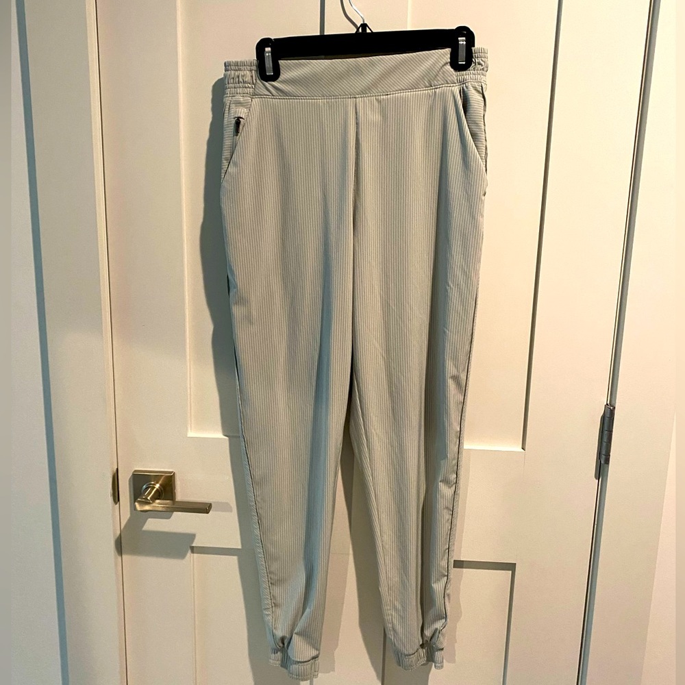 Athleta Brooklyn Jogger pant size 8 in light green stripe